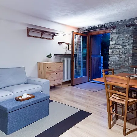 Διαμέρισμα Bijou Du Bourg - Monolocale Con Giardino Villair